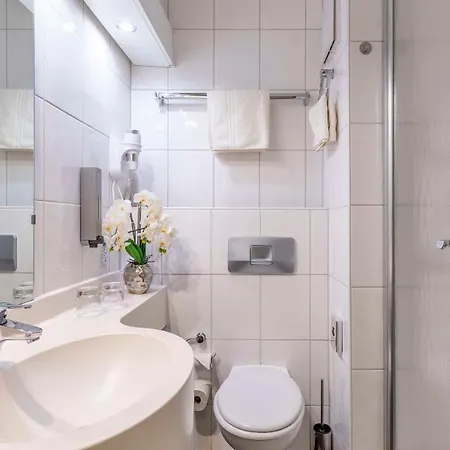 Sure By Western Hilden-duesseldorf Hilden